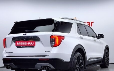 Ford Explorer VI, 2022 год, 4 180 000 рублей, 3 фотография