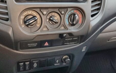 Mitsubishi L200 IV рестайлинг, 2015 год, 1 400 000 рублей, 4 фотография
