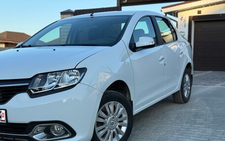 Renault Logan II, 2015 год, 700 000 рублей, 2 фотография
