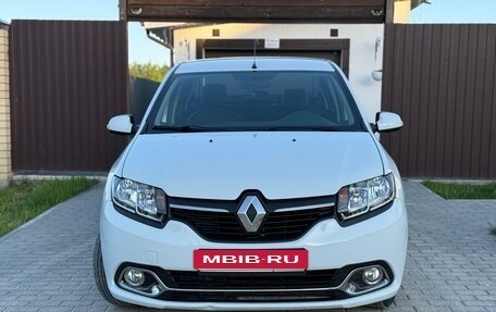 Renault Logan II, 2015 год, 700 000 рублей, 4 фотография