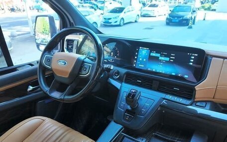 Ford Tourneo Custom I рестайлинг, 2024 год, 5 230 000 рублей, 9 фотография