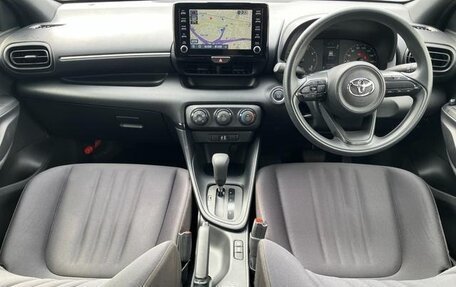 Toyota Yaris, 2022 год, 897 000 рублей, 14 фотография