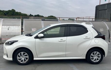 Toyota Yaris, 2022 год, 897 000 рублей, 7 фотография