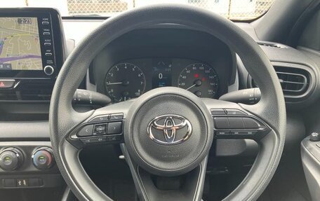Toyota Yaris, 2022 год, 897 000 рублей, 15 фотография