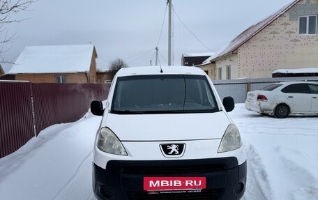 Peugeot Partner II рестайлинг 2, 2011 год, 410 000 рублей, 2 фотография