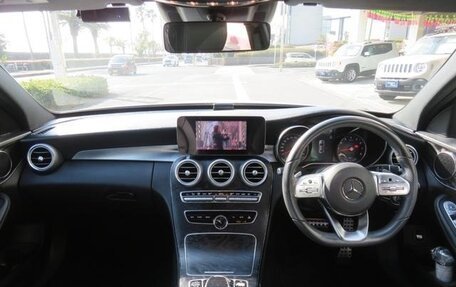 Mercedes-Benz C-Класс, 2019 год, 1 900 000 рублей, 20 фотография