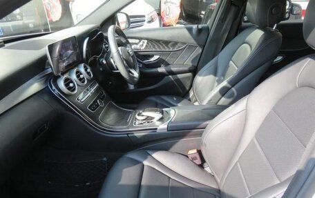 Mercedes-Benz C-Класс, 2019 год, 1 900 000 рублей, 24 фотография