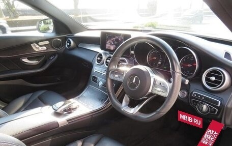 Mercedes-Benz C-Класс, 2019 год, 1 900 000 рублей, 21 фотография