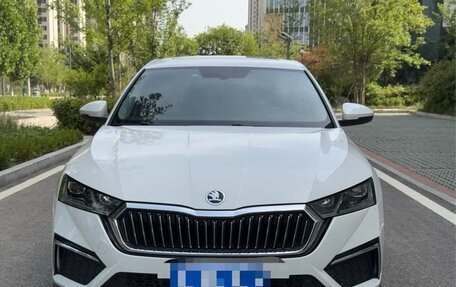 Skoda Octavia IV, 2021 год, 1 890 000 рублей, 2 фотография
