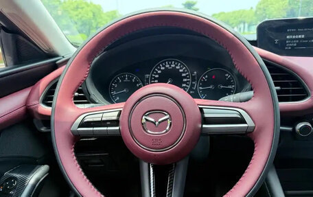 Mazda 3, 2021 год, 1 700 000 рублей, 12 фотография