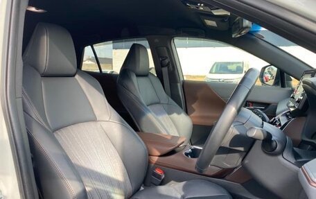 Toyota Harrier, 2021 год, 2 600 000 рублей, 17 фотография