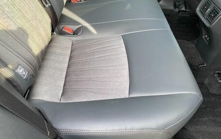 Toyota Harrier, 2021 год, 2 600 000 рублей, 20 фотография