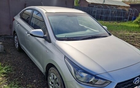 Hyundai Solaris II рестайлинг, 2018 год, 1 500 000 рублей, 3 фотография