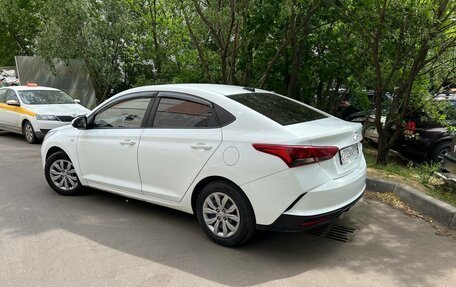 Hyundai Solaris II рестайлинг, 2021 год, 1 350 000 рублей, 11 фотография