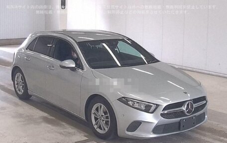 Mercedes-Benz A-Класс, 2018 год, 1 500 000 рублей, 1 фотография