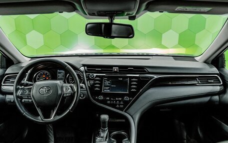 Toyota Camry, 2019 год, 3 000 000 рублей, 13 фотография