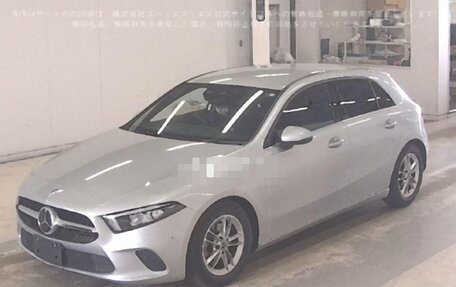 Mercedes-Benz A-Класс, 2018 год, 1 500 000 рублей, 3 фотография