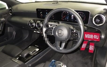 Mercedes-Benz A-Класс, 2018 год, 1 500 000 рублей, 5 фотография