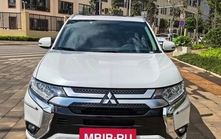 Mitsubishi Outlander III рестайлинг 3, 2022 год, 2 139 131 рублей, 2 фотография