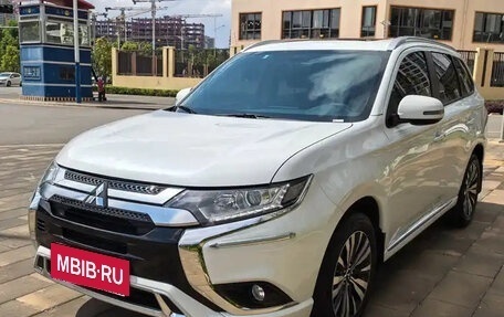 Mitsubishi Outlander III рестайлинг 3, 2022 год, 2 139 131 рублей, 3 фотография