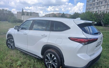Toyota Highlander, 2023 год, 6 300 000 рублей, 6 фотография