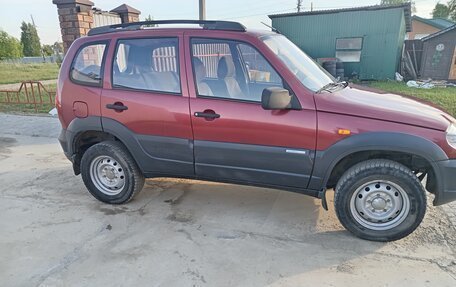 Chevrolet Niva I рестайлинг, 2010 год, 625 000 рублей, 2 фотография