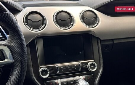 Ford Mustang VI рестайлинг, 2016 год, 4 099 900 рублей, 17 фотография