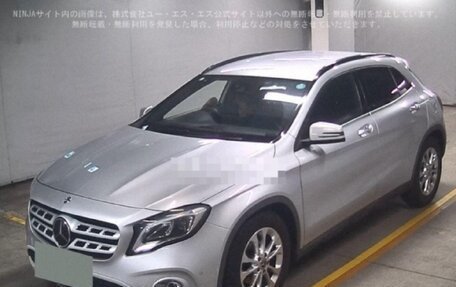 Mercedes-Benz GLA, 2018 год, 1 500 000 рублей, 3 фотография