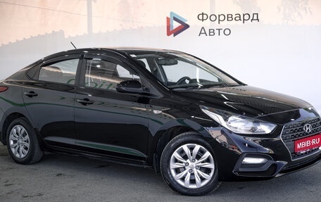 Hyundai Solaris II рестайлинг, 2018 год, 1 400 000 рублей, 1 фотография