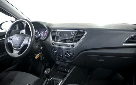 Hyundai Solaris II рестайлинг, 2018 год, 1 400 000 рублей, 6 фотография