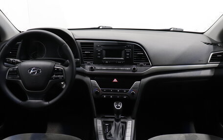 Hyundai Elantra VI рестайлинг, 2017 год, 1 383 000 рублей, 8 фотография