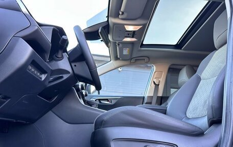 Toyota RAV4, 2024 год, 3 990 000 рублей, 13 фотография