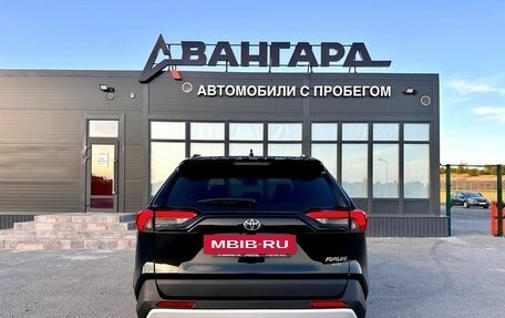 Toyota RAV4, 2024 год, 3 990 000 рублей, 6 фотография