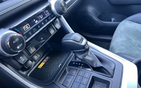 Toyota RAV4, 2024 год, 3 990 000 рублей, 23 фотография