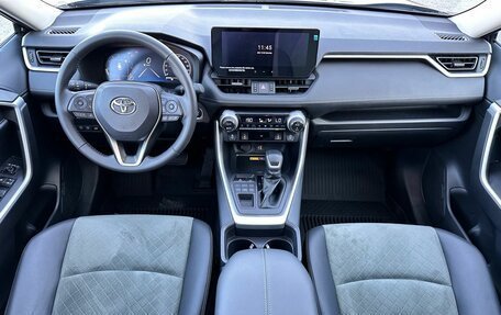 Toyota RAV4, 2024 год, 3 990 000 рублей, 26 фотография
