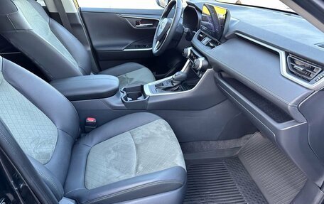 Toyota RAV4, 2024 год, 3 990 000 рублей, 30 фотография