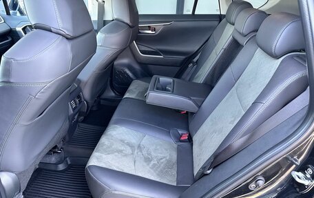 Toyota RAV4, 2024 год, 3 990 000 рублей, 36 фотография