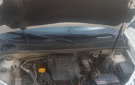 Renault Logan II, 2018 год, 520 000 рублей, 6 фотография