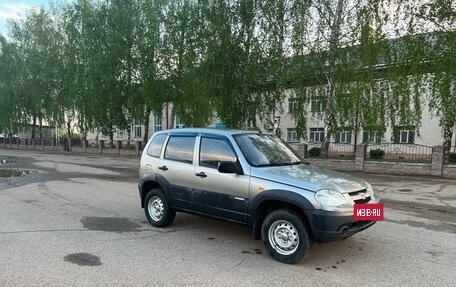 Chevrolet Niva I рестайлинг, 2009 год, 350 000 рублей, 4 фотография