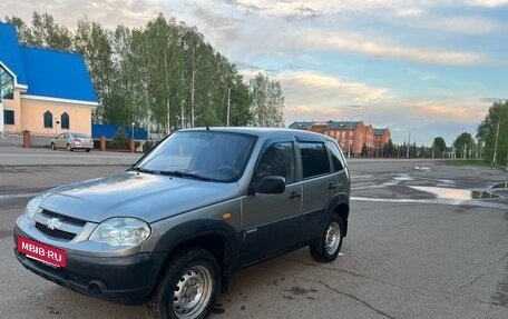 Chevrolet Niva I рестайлинг, 2009 год, 350 000 рублей, 3 фотография