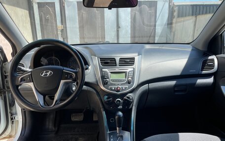 Hyundai Solaris II рестайлинг, 2012 год, 670 000 рублей, 9 фотография