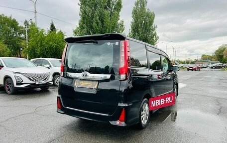 Toyota Noah III, 2016 год, 1 899 000 рублей, 6 фотография