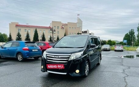 Toyota Noah III, 2016 год, 1 899 000 рублей, 2 фотография