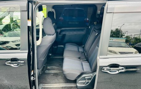 Toyota Noah III, 2016 год, 1 899 000 рублей, 11 фотография