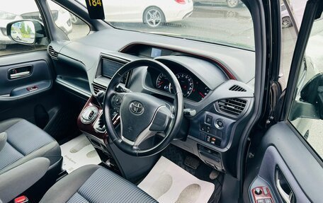 Toyota Noah III, 2016 год, 1 899 000 рублей, 14 фотография