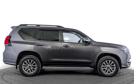Toyota Land Cruiser Prado 150 рестайлинг 2, 2019 год, 4 990 000 рублей, 4 фотография