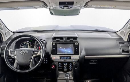 Toyota Land Cruiser Prado 150 рестайлинг 2, 2019 год, 4 990 000 рублей, 14 фотография