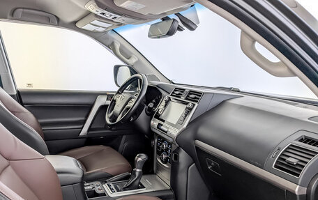Toyota Land Cruiser Prado 150 рестайлинг 2, 2019 год, 4 990 000 рублей, 11 фотография