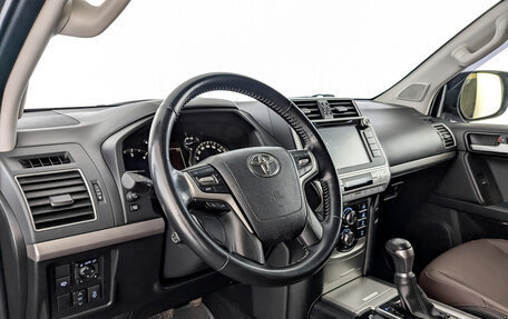 Toyota Land Cruiser Prado 150 рестайлинг 2, 2019 год, 4 990 000 рублей, 16 фотография