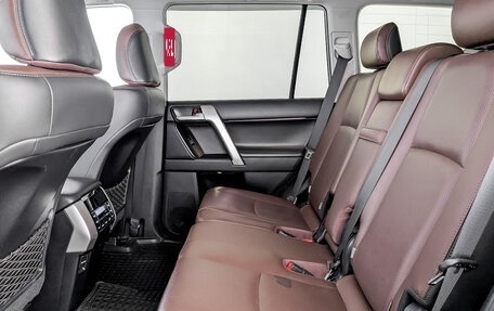Toyota Land Cruiser Prado 150 рестайлинг 2, 2019 год, 4 990 000 рублей, 12 фотография